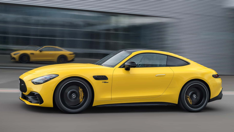 Обновленный Mercedes-AMG GT43 лишился V8 и получил «мягкий» гибрид