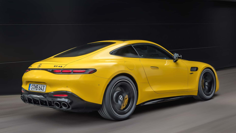 Обновленный Mercedes-AMG GT43 лишился V8 и получил «мягкий» гибрид