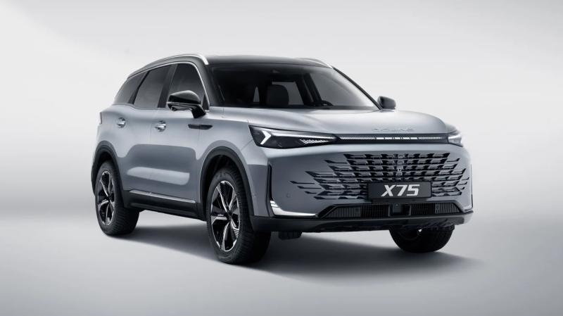 Раскрыты все цены на новый флагманский кроссовер BAIC в России