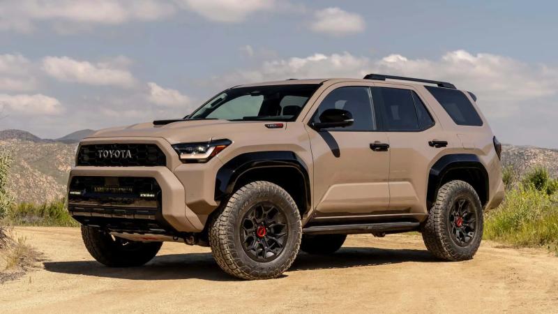 Toyota впервые за 15 лет обновила культовый внедорожник 4Runner. Что в нем изменилось