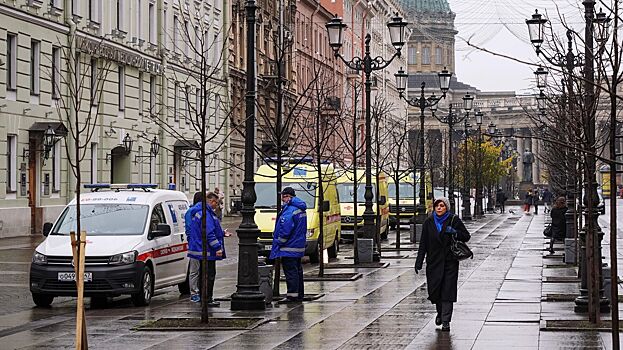 В Петербурге автобус задымился во время движения