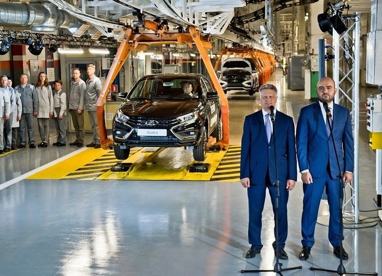 Путин запустил серийное производство бизнес-седана LADA Aura