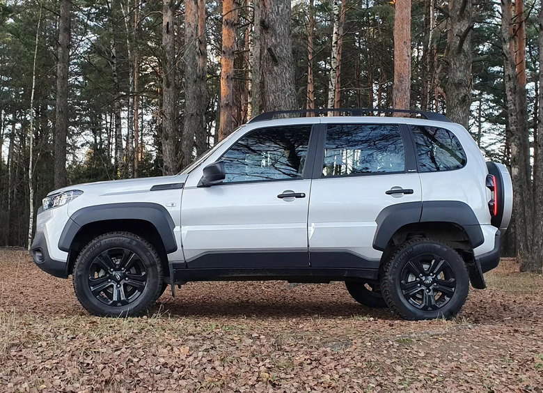 LADA Niva Travel получила подушки безопасности и новый руль